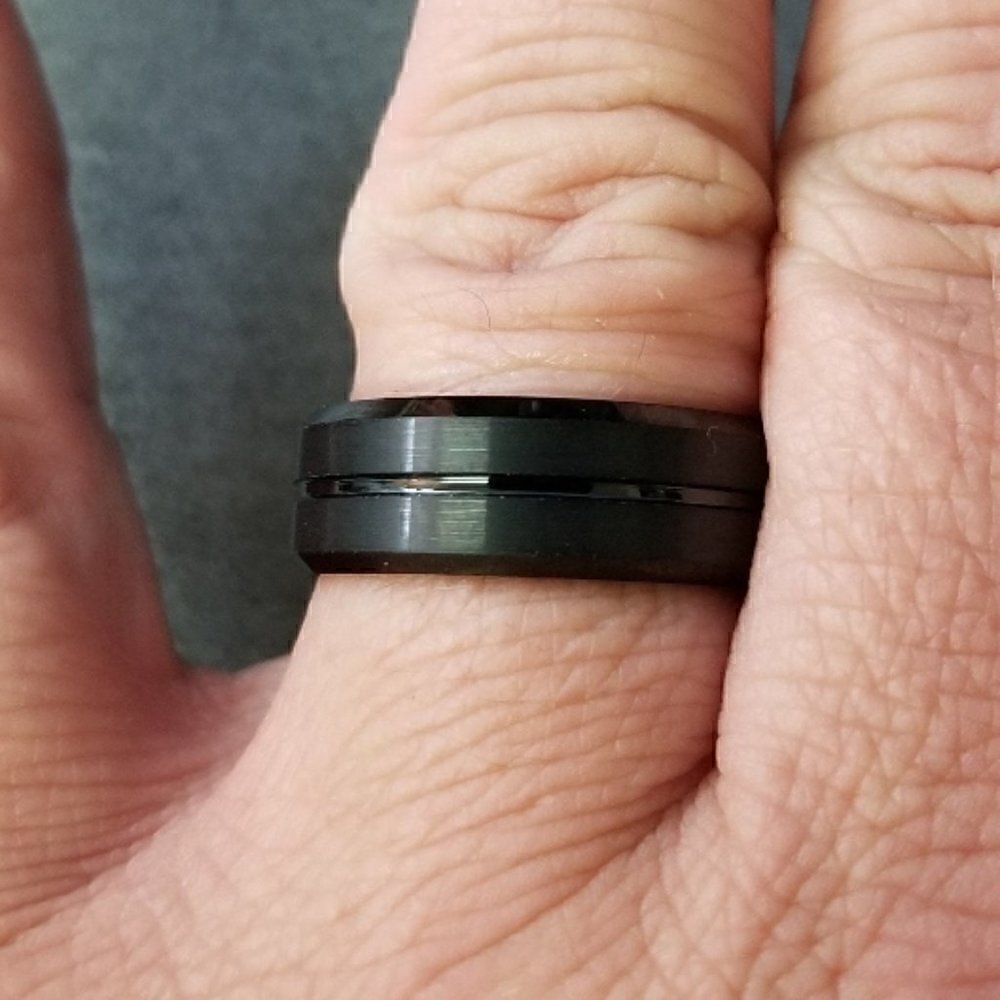 Men's Black Groove Wedding Ring Band - Grooved Black Wedding Ring For Guys - Picture 2 of 6